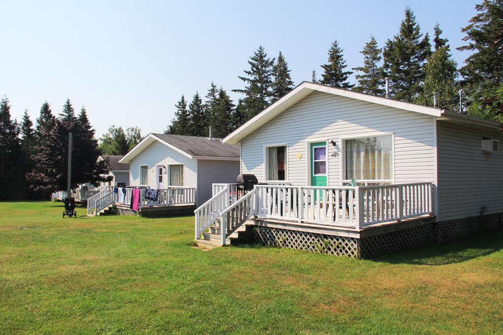 Hidden Acres Cottages Cavendish Exterior foto