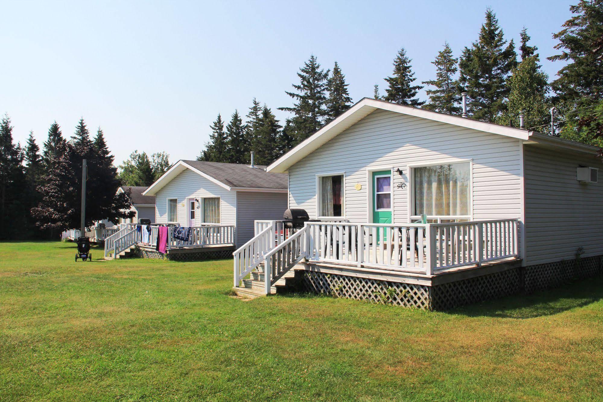 Hidden Acres Cottages Cavendish Exterior foto